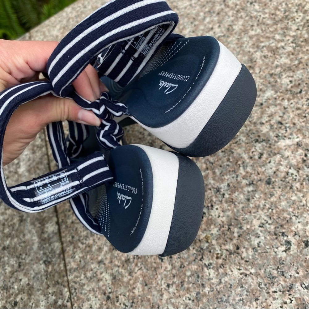 Clarks sandals - Picture 3 of 6